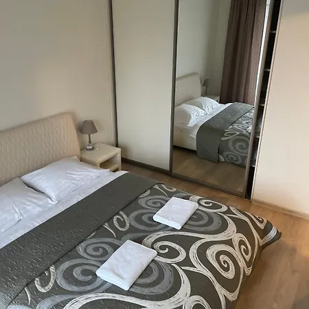 Apartamentai Su Meile Апартаменти